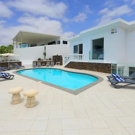 Luxury Puerto Del Carmen 4 Bedrooms La Perla Modern Furnishings * Tías