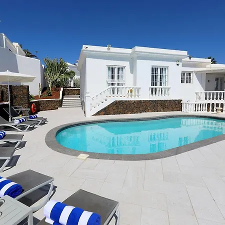 Luxury Puerto Del Carmen - 4 Bedrooms - La Perla Modern Furnishings Stunning Sea Views Villa *