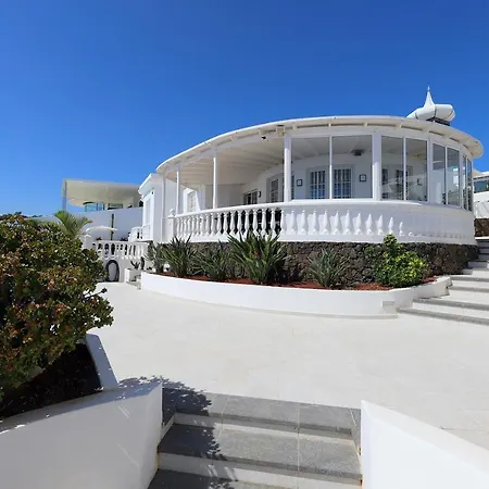 Villa Luxury Puerto Del Carmen - 4 Bedrooms - La Perla Modern Furnishings Stunning Sea Views