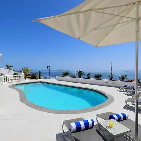 Villa Luxury Puerto Del Carmen - 4 Bedrooms - La Perla Modern Furnishings Stunning Sea Views *
