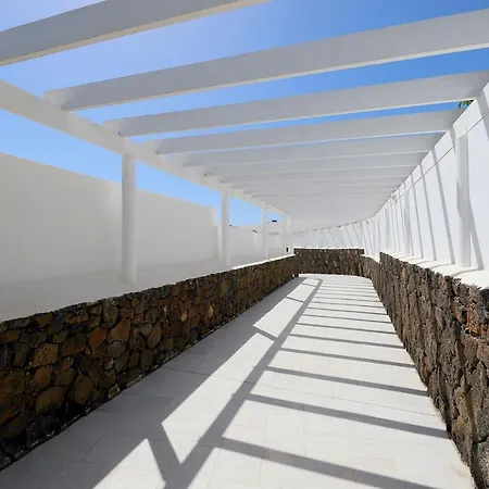 Villa Luxury Puerto Del Carmen - 4 Bedrooms - La Perla Modern Furnishings Stunning Sea Views *