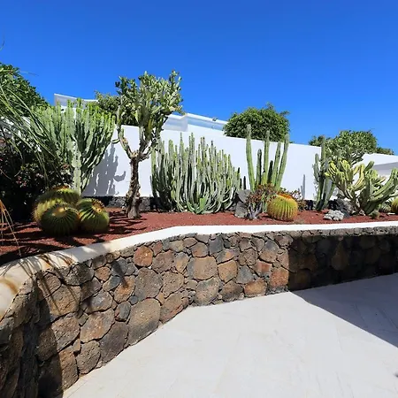 Luxury Puerto Del Carmen - 4 Bedrooms - La Perla Modern Furnishings Stunning Sea Views