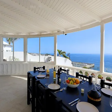 Luxury Puerto Del Carmen - 4 Bedrooms - La Perla Modern Furnishings Stunning Sea Views Tias