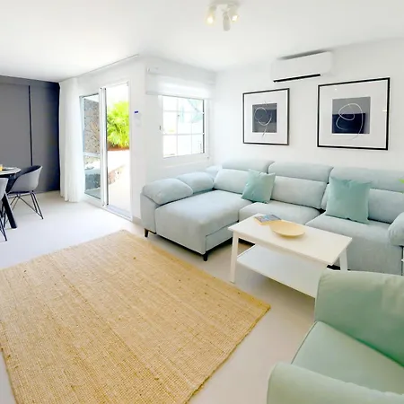 Luxury Puerto Del Carmen - 4 Bedrooms - La Perla Modern Furnishings Stunning Sea Views * Tias