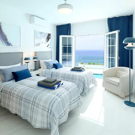 Villa Luxury Puerto Del Carmen - 4 Bedrooms - La Perla Modern Furnishings Stunning Sea Views Tias