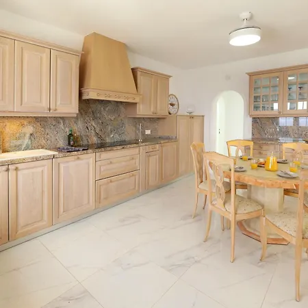 Luxury Puerto Del Carmen 4 Bedrooms Lapela Modern Furnishings *