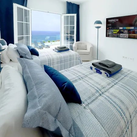 Villa Luxury Puerto Del Carmen - 4 Bedrooms - La Perla Modern Furnishings Stunning Sea Views *