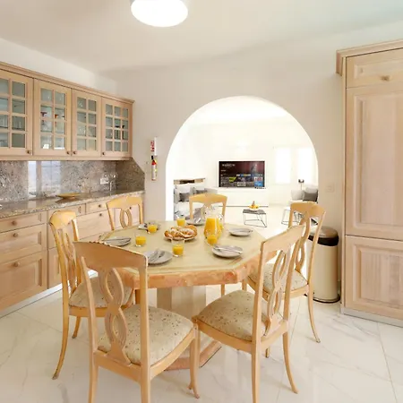 Luxury Puerto Del Carmen - 4 Bedrooms - La Perla Modern Furnishings Stunning Sea Views Villa Tias