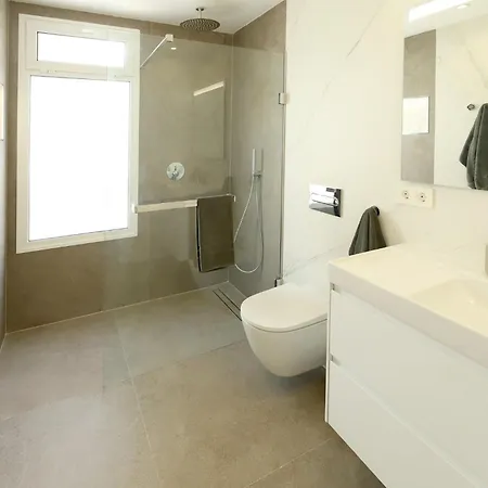Villa Luxury Puerto Del Carmen - 4 Bedrooms - La Perla Modern Furnishings Stunning Sea Views *