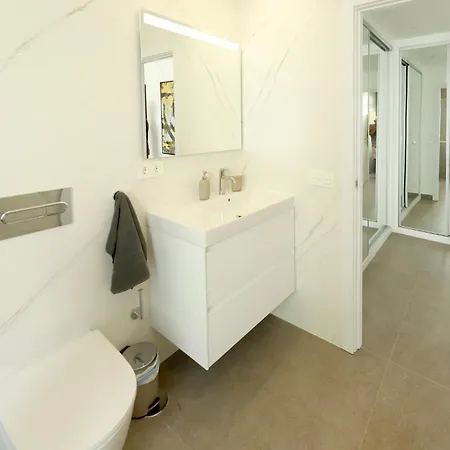Villa Luxury Puerto Del Carmen - 4 Bedrooms - La Perla Modern Furnishings Stunning Sea Views Tias