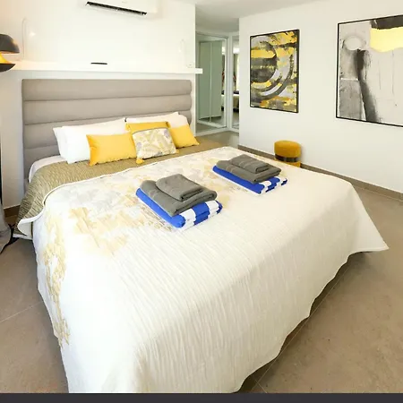 Luxury Puerto Del Carmen - 4 Bedrooms - La Perla Modern Furnishings Stunning Sea Views Tias