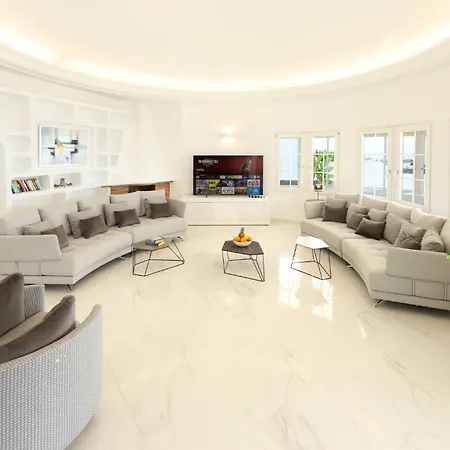Villa Luxury Puerto Del Carmen - 4 Bedrooms - La Perla Modern Furnishings Stunning Sea Views