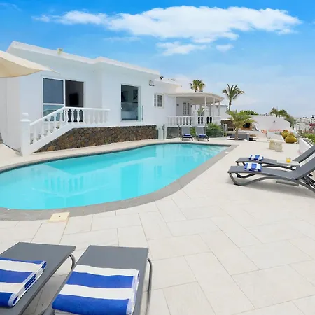 Luxury Puerto Del Carmen - 4 Bedrooms - La Perla Modern Furnishings Stunning Sea Views Villa Tias