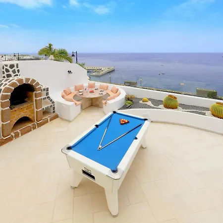 Villa Luxury Puerto Del Carmen - 4 Bedrooms - La Perla Modern Furnishings Stunning Sea Views