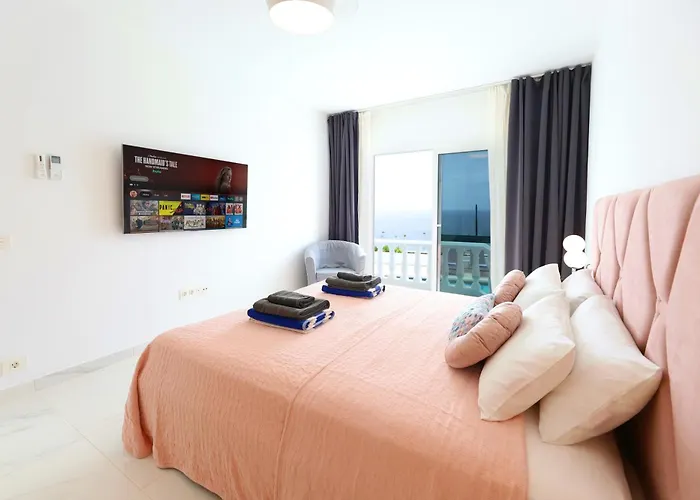 Luxury Puerto Del Carmen 4 Bedrooms La Perla Modern Furnishings