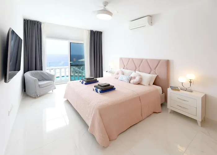 Luxury Puerto Del Carmen 4 Bedrooms La Perla Modern Furnishings * 티아즈