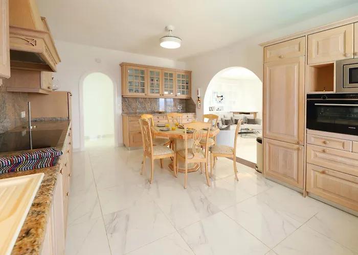 Luxury Puerto Del Carmen 4 Bedrooms La Perla Modern Furnishings Tías