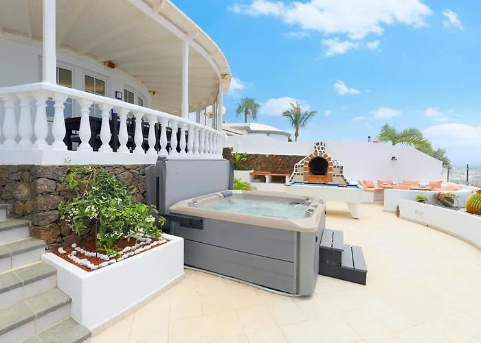 Luxury Puerto Del Carmen 4 Bedrooms La Perla Modern Furnishings 티아즈